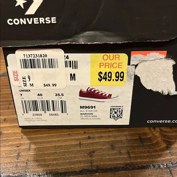 Converse Women Maroon Sneakers - Picture 2 of 2